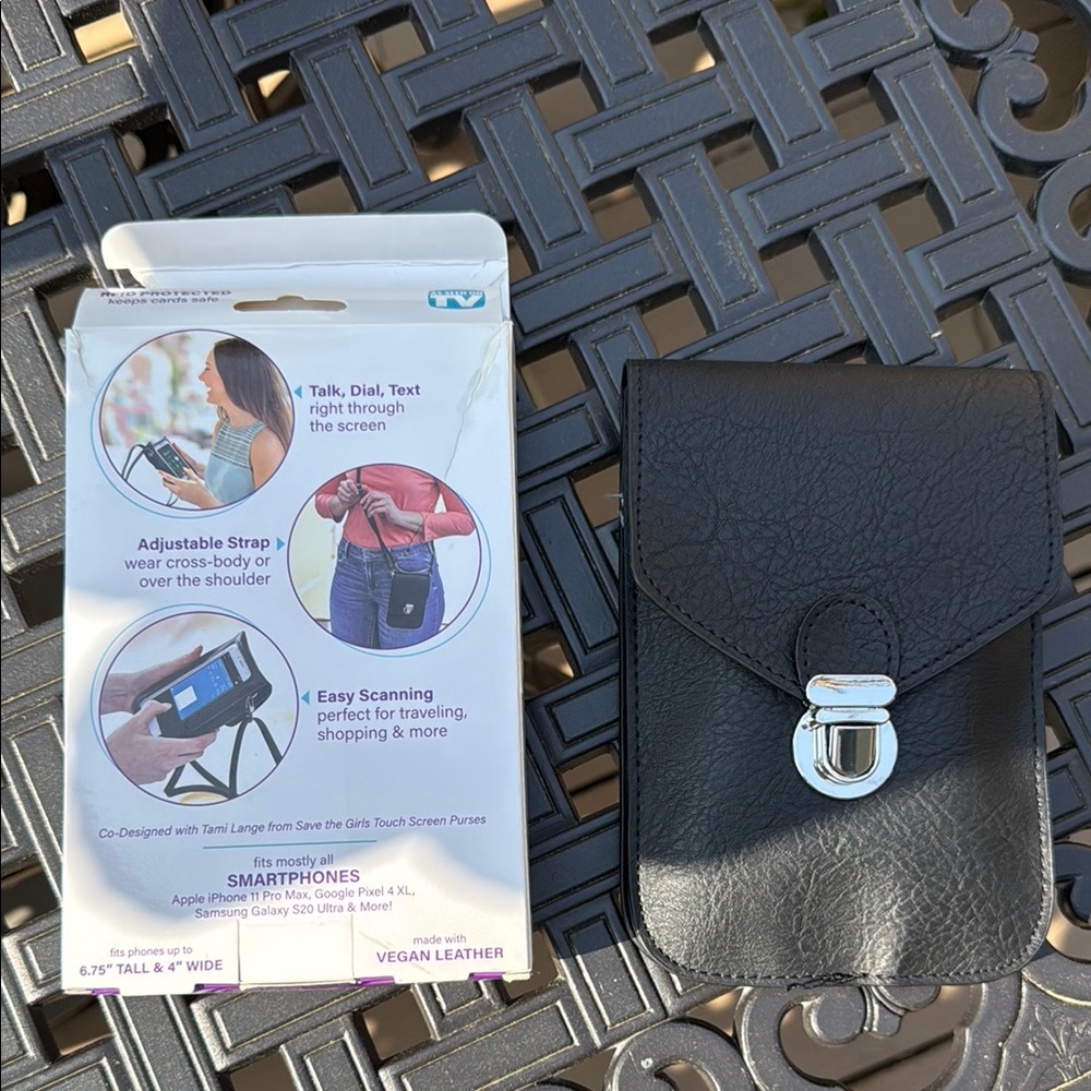 NWB Touch Screen Purse with Metal Clasp & Slots for Credit Cards - One Fits All